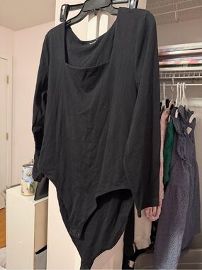Old Navy Black Long-Sleeve Scoop Neck Bodysuit